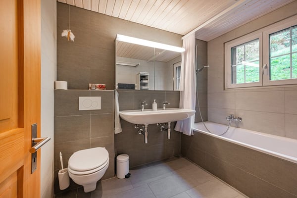 Wohnen im Grünen – charmantes Einfamilienhaus mit eigenem Waldstück in Ulisbach 23