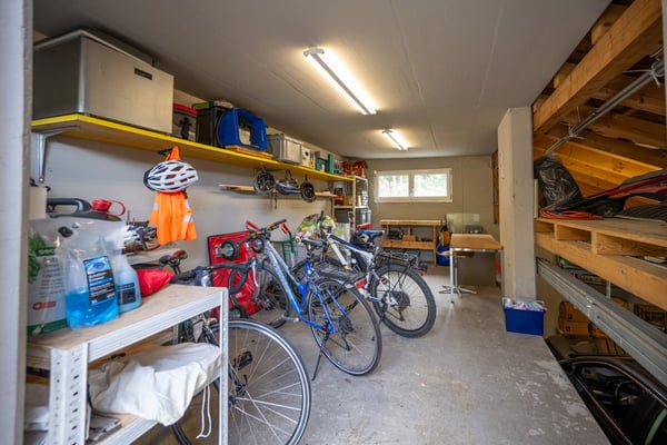 Wohnen im Grünen – charmantes Einfamilienhaus mit eigenem Waldstück in Ulisbach 8