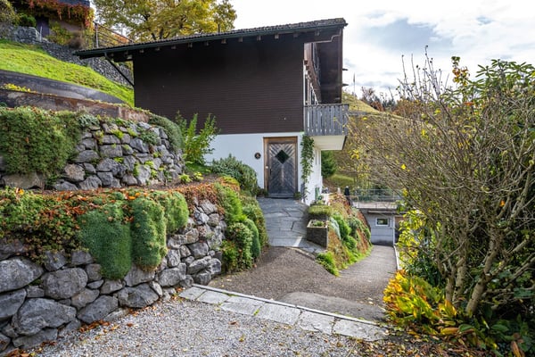 Wohnen im Grünen – charmantes Einfamilienhaus mit eigenem Waldstück in Ulisbach 5