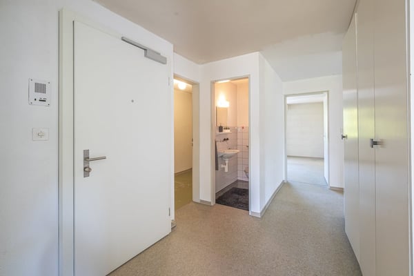 Geräumige 4.5-Zimmer-Wohnung mit Balkon und schöner Aussicht auf die Churfirsten 6