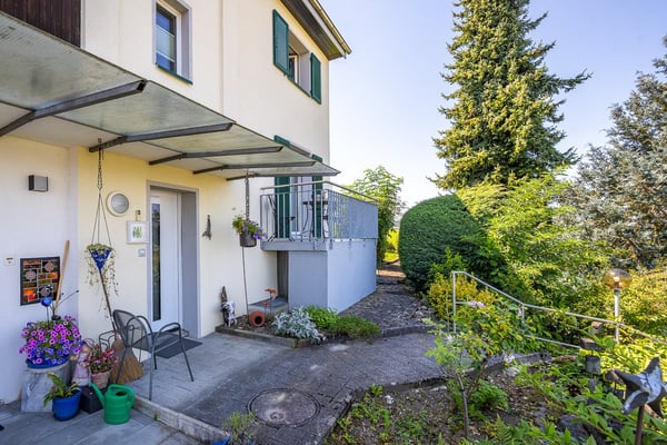 Gemütliches Doppeleinfamilienhaus mit grünem Rückzugsort 7