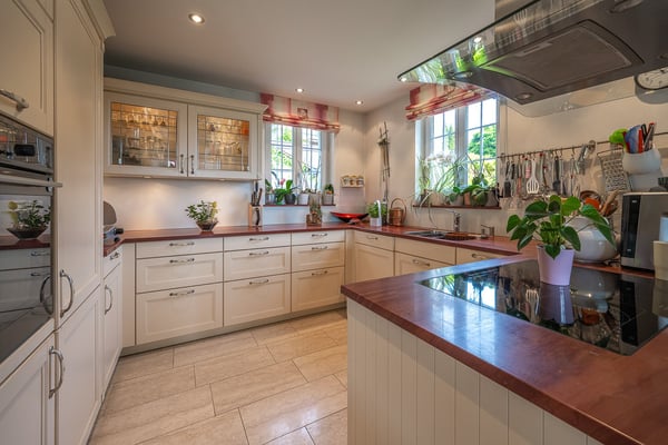 Zweifamilienhaus mit Weitblick auf den Säntis – 1'512 m² Grundstück mit Potenzial 16