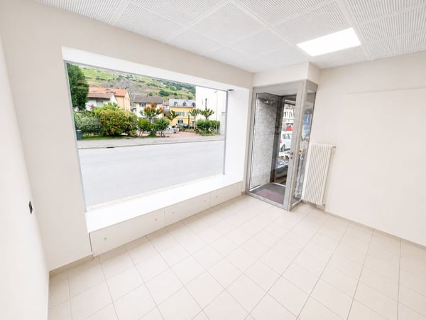 LOCAL COMMERCIAL À LOUER - CENTRE DE MARTIGNY 2