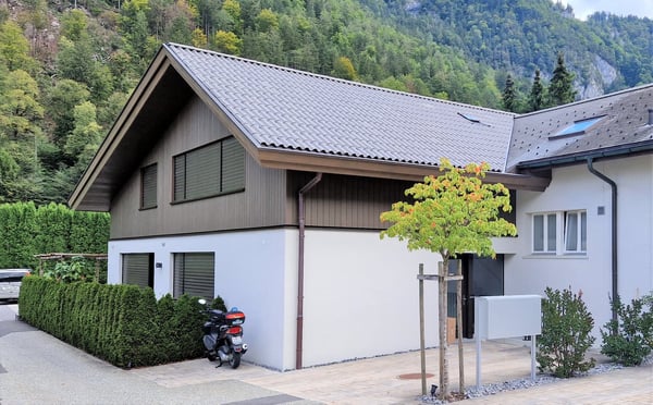 Moderne 3.5-Zimmer-Terrassenwohnung - private Wohnoase in Meiringen 3