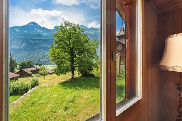 Bauernhaus / Ferienhaus mit separaten Doppelgaragen 42
