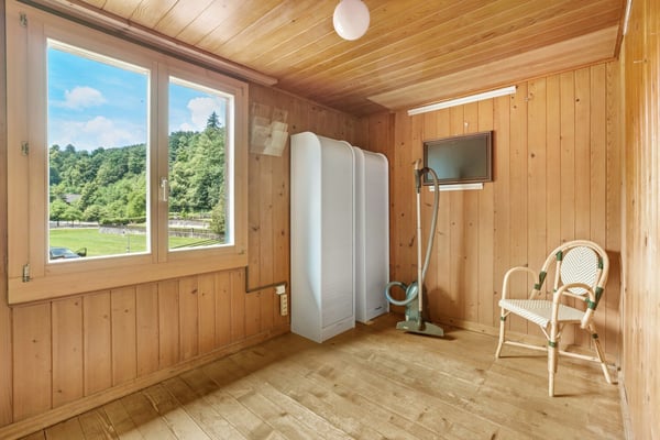 Bauernhaus / Ferienhaus mit separaten Doppelgaragen 37