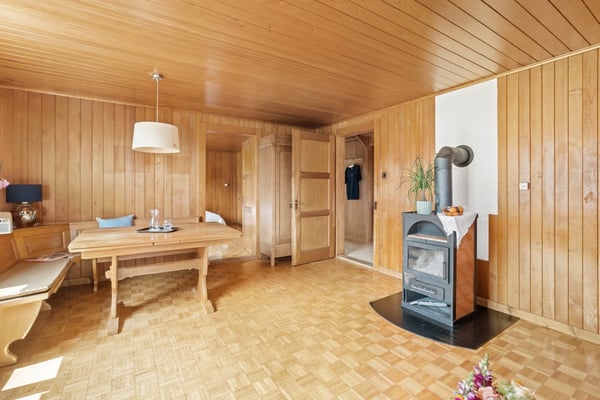 Bauernhaus / Ferienhaus mit separaten Doppelgaragen 28