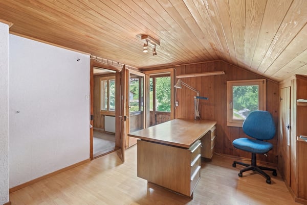 Bauernhaus / Ferienhaus mit separaten Doppelgaragen 38