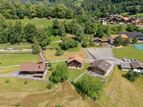 Bauernhaus / Ferienhaus mit separaten Doppelgaragen 6