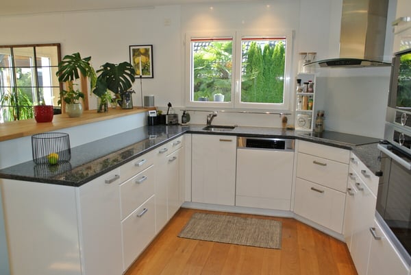 Exklusives Wohnerlebnis: modernes 7.5-Zimmer-Haus an bester Lage 9