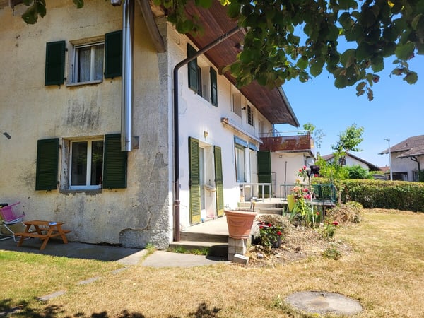 Grosses 2-Familienhaus mit mechanischer Werkstatt 5
