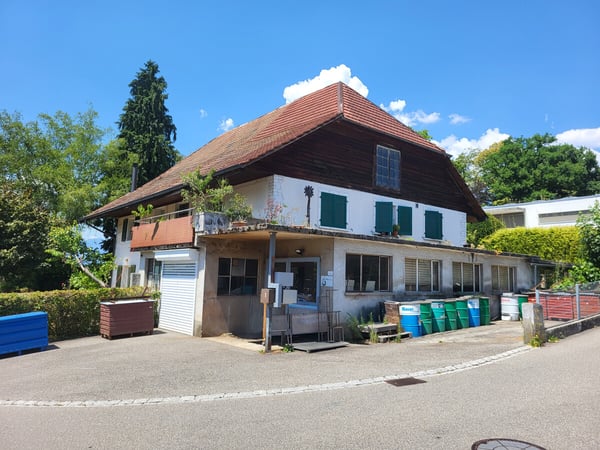 Grosses 2-Familienhaus mit mechanischer Werkstatt 3