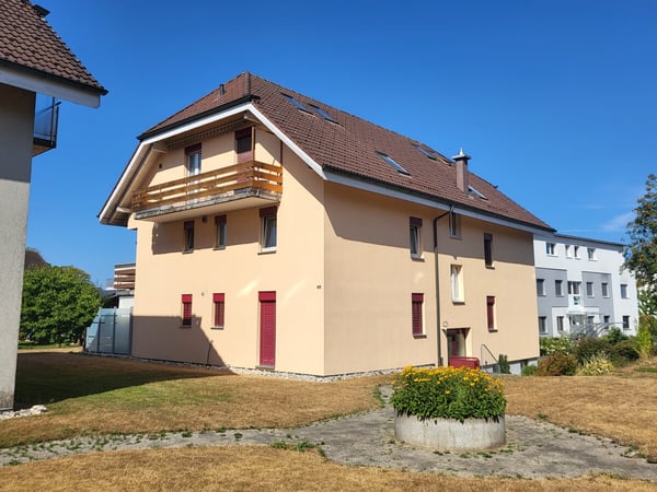 Helle 3.5 Zimmer Dachwohnung mit Galerie 1