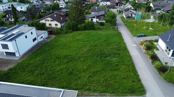 Terrain équipé avec projet de construction et permis en force 2