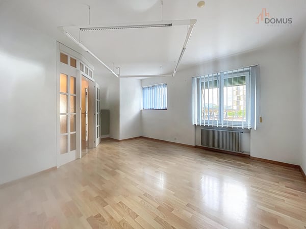 louer ? Bureaux polyvalents de 16 m² en face de la gare de Delémont 1