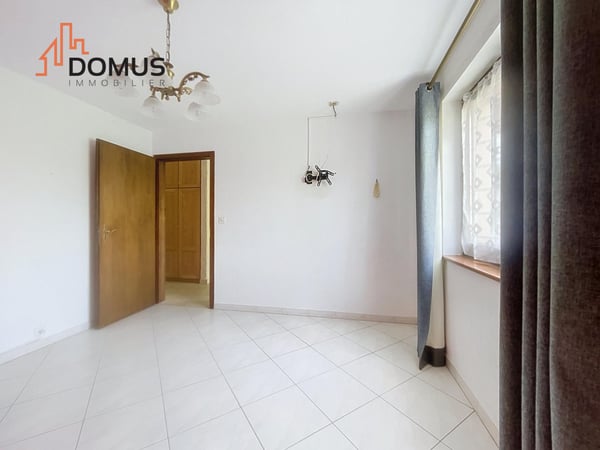 Villa individuelle avec piscine sur magnifique parcelle arborisée 11