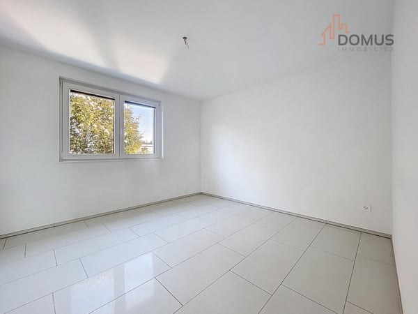 Spacieux appartement moderne avec grande terrasse dans immeuble récent 8