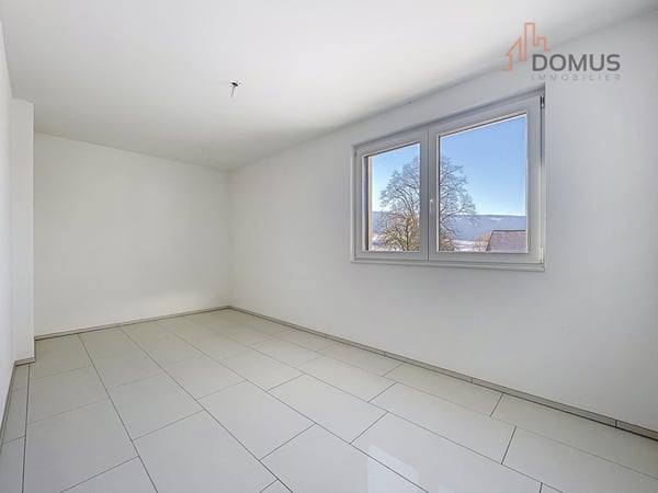 Spacieux appartement moderne avec grande terrasse dans immeuble récent 9