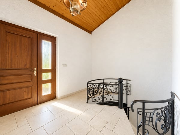 Villa individuelle avec piscine sur magnifique parcelle arborisée 10
