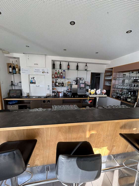 Restaurant an bester Lage in Wünnewil 5