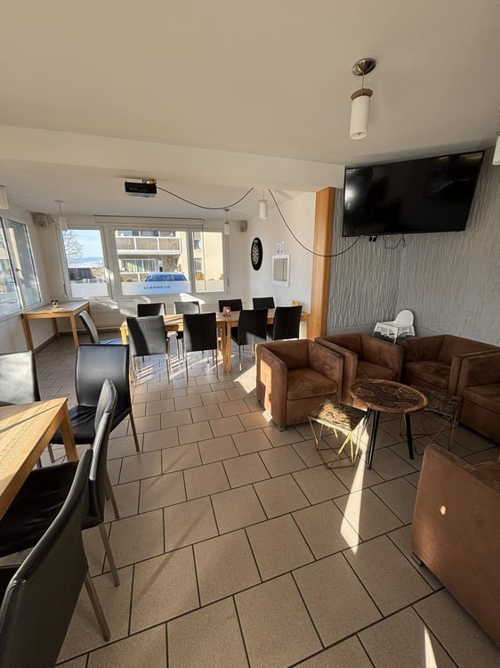 Restaurant an bester Lage in Wünnewil 3