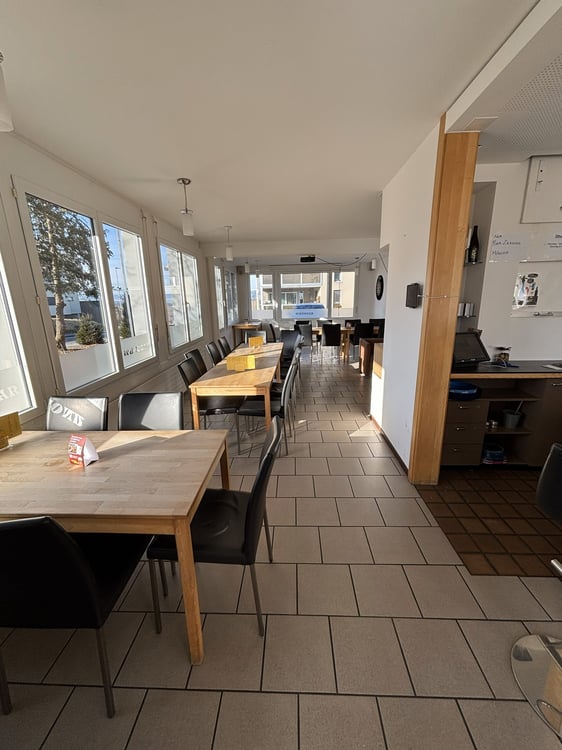 Restaurant an bester Lage in Wünnewil 2