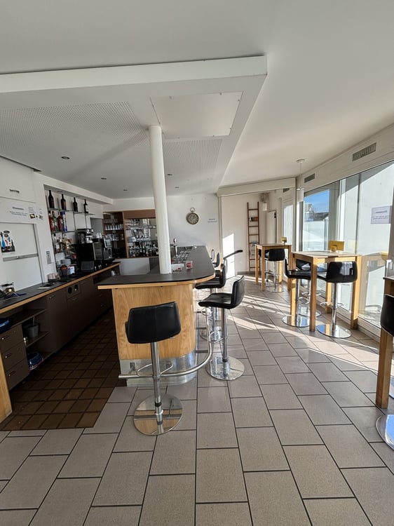 Restaurant an bester Lage in Wünnewil 4