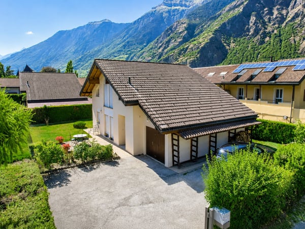 VILLA INDIVIDUELLE DE 5.5 PIÈCES AVEC JARDIN ET VÉRANDA À SAXON