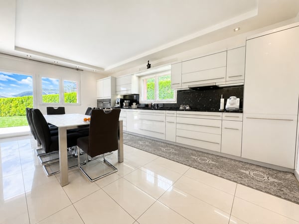 VILLA 6.5 PIÈCES AVEC GRAND JARDIN ET VUE DÉGAGÉE 4