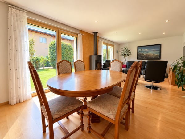 VILLA INDIVIDUELLE PARFAITEMENT ENTRETENUE AVEC GRAND JARDIN 5