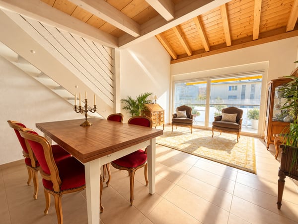 MAGNIFIQUE ATTIQUE DE 3.5 PIÈCES AVEC MEZZANINE ET GRAND BALCON À CHAMPLAN 1