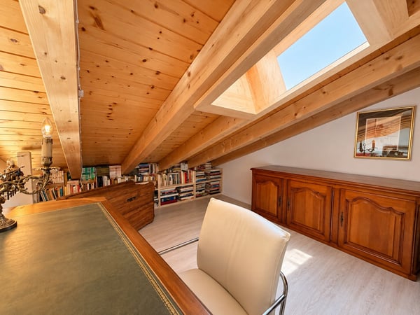MAGNIFIQUE ATTIQUE DE 3.5 PIÈCES AVEC MEZZANINE ET GRAND BALCON À CHAMPLAN 5