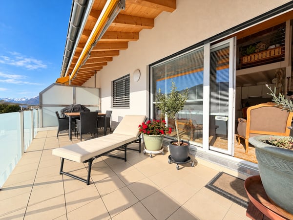 MAGNIFIQUE ATTIQUE DE 3.5 PIÈCES AVEC MEZZANINE ET GRAND BALCON À CHAMPLAN 8