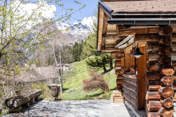 Wohnen mit Stil: Alpiner Rückzugsort mit beeindruckender Weitsicht 10