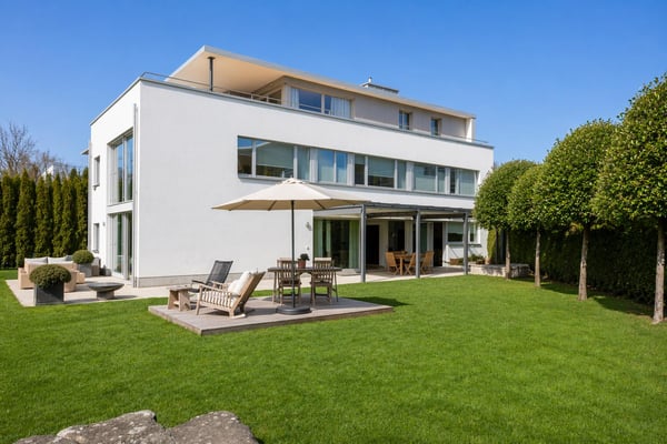 Modernes 6½- bis 7½-Zimmer Einfamilienhaus in Küsnacht. 1
