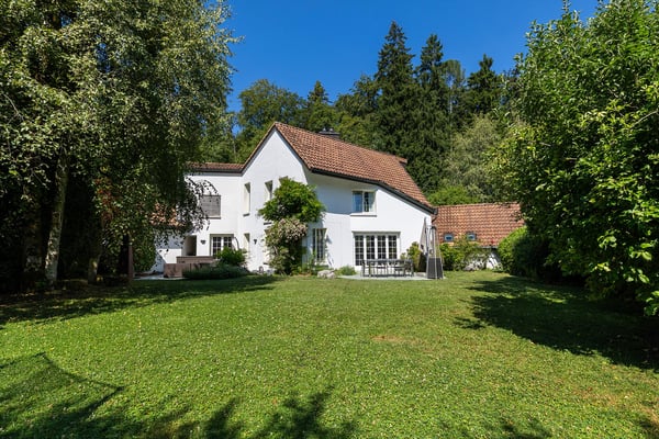 Charmantes 5½-Zimmer Landhaus an begehrter Lage 1