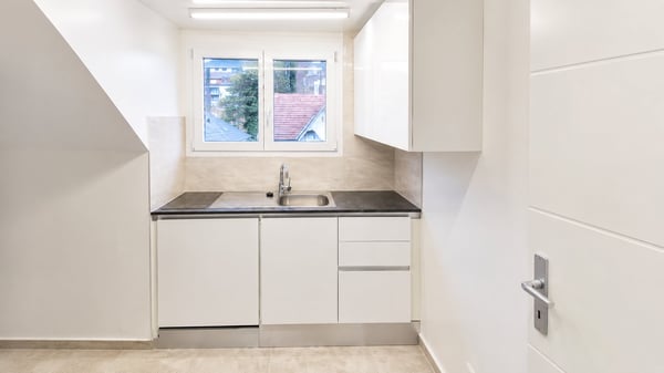 Magnifique appartement de 5.5 pièces entièrement rénové à louer !!! 2