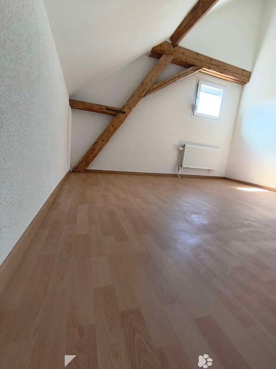 Mansardenzimmern an der Bözinenstrasse in Biel – ab sofort verfügbar 3
