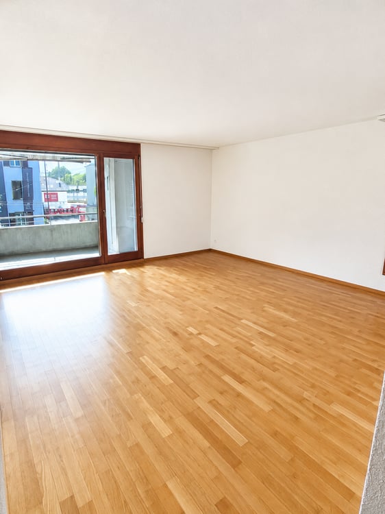 Helle 3.5-Zimmer-Wohnung mit Balkon in Biel – sofort verfügbar! 3