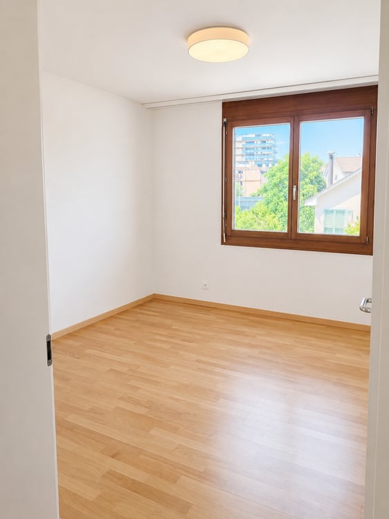 Helle 3.5-Zimmer-Wohnung mit Balkon in Biel – sofort verfügbar! 4