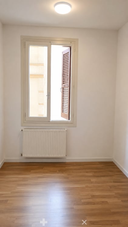 Geräumige 6-Zimmer-Wohnung mit Balkon und Garage in Biel 5