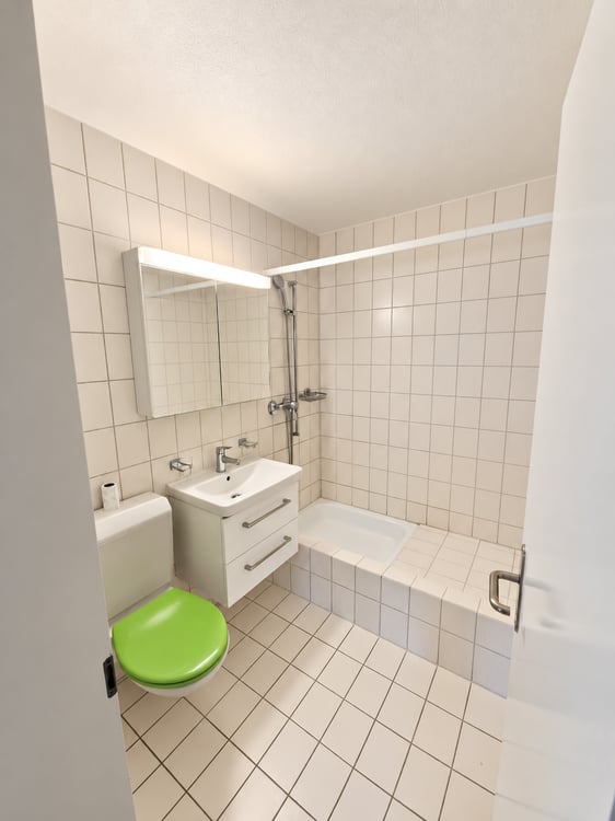 Helle 1.5-Zimmer-Wohnung mit Balkon und Garage in Biel – ab sofort verfügbar! 10