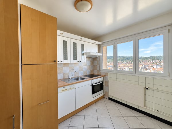 Lumineux appartement de 1.5 pièces avec belle vue dégagée 2