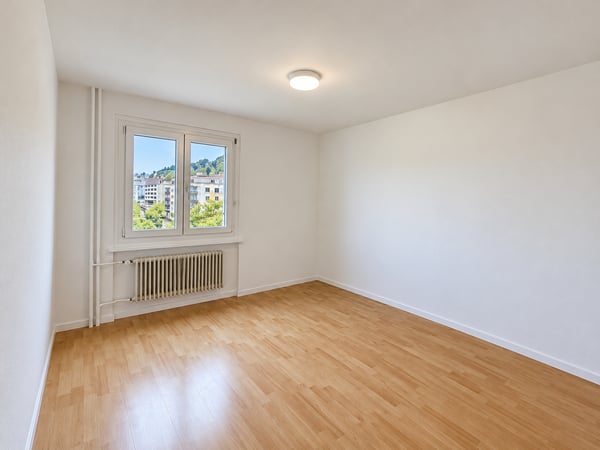 SpaAppartement lumineux et spacieux de 4,5 pièces avec garage à La Chaux-de-Fonds 7