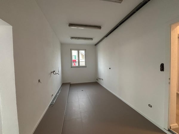 Gewerbelokal an der Langenthalstrasse in Aarwangen 3