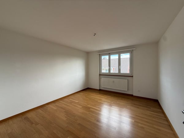 Helle 3-Zimmer-Wohnung mit Balkon in Biel 8
