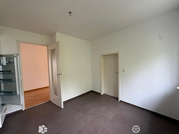Helle 2-Zimmer-Wohnung mit Balkon in Biel 4