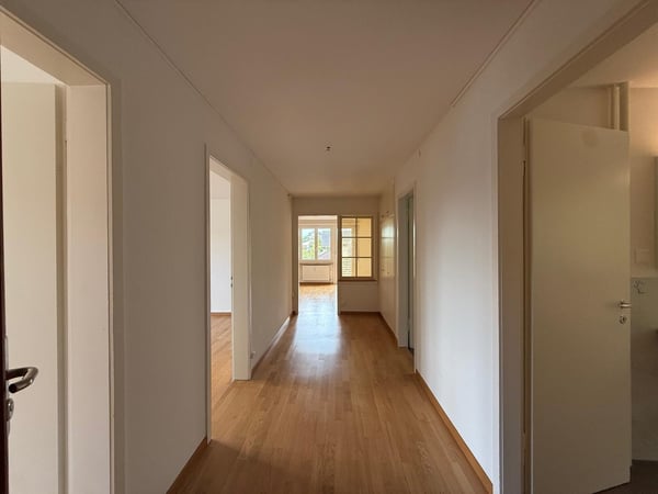 Helle 3-Zimmer-Wohnung mit Balkon in Biel 9