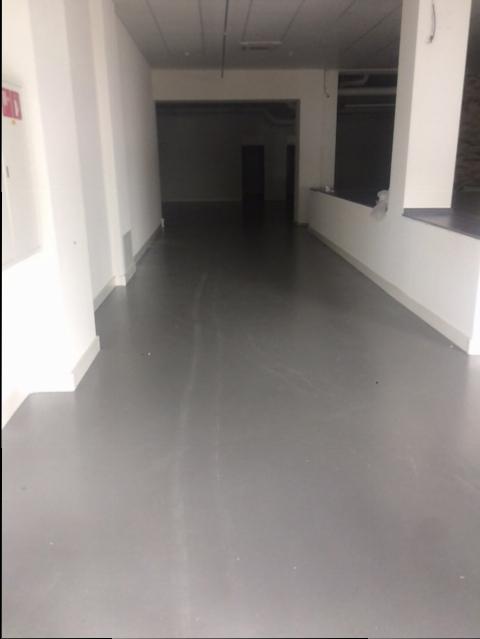 Spacieux local commercial en plein centre de Montreux 3