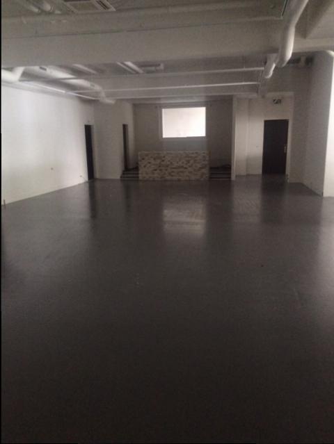 Spacieux local commercial en plein centre de Montreux 6